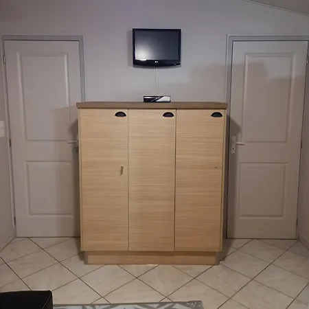 Et Mobil-home Climatise بيت للعطل